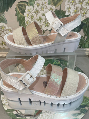 4441 Sandal