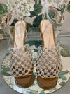 10084- Off White Light Tan