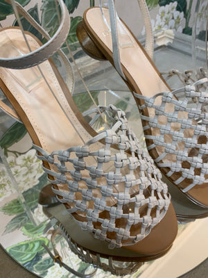 10084- Off White Light Tan