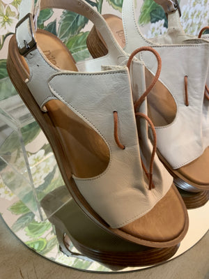 Dior- Bone